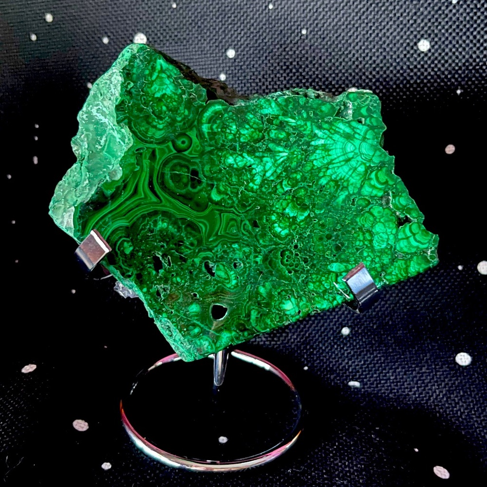 Malicite free form slab with included silver tone stand, great display.